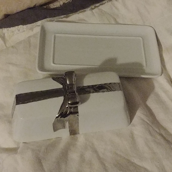 Beekman Home Butter Dish and Serving Platter - Picture 2 of 6